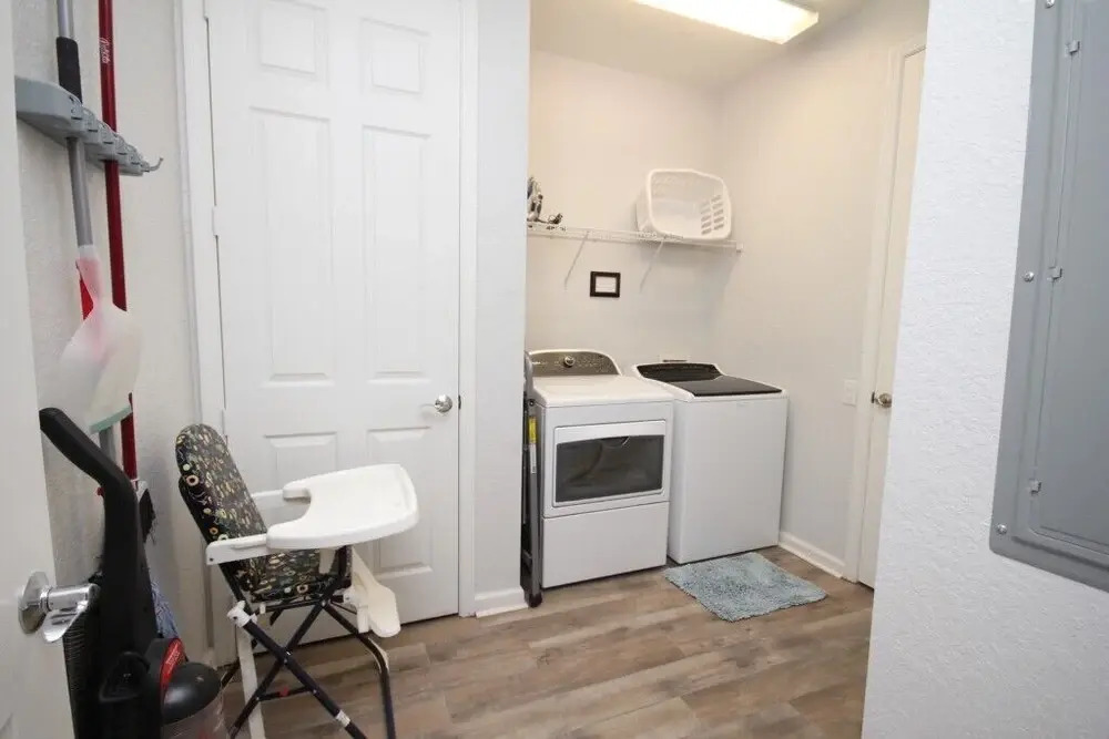 Lake View Paradise 3 Bedroom Condo by RedAwning