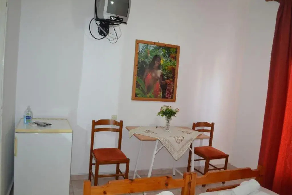 Lantzos Studios