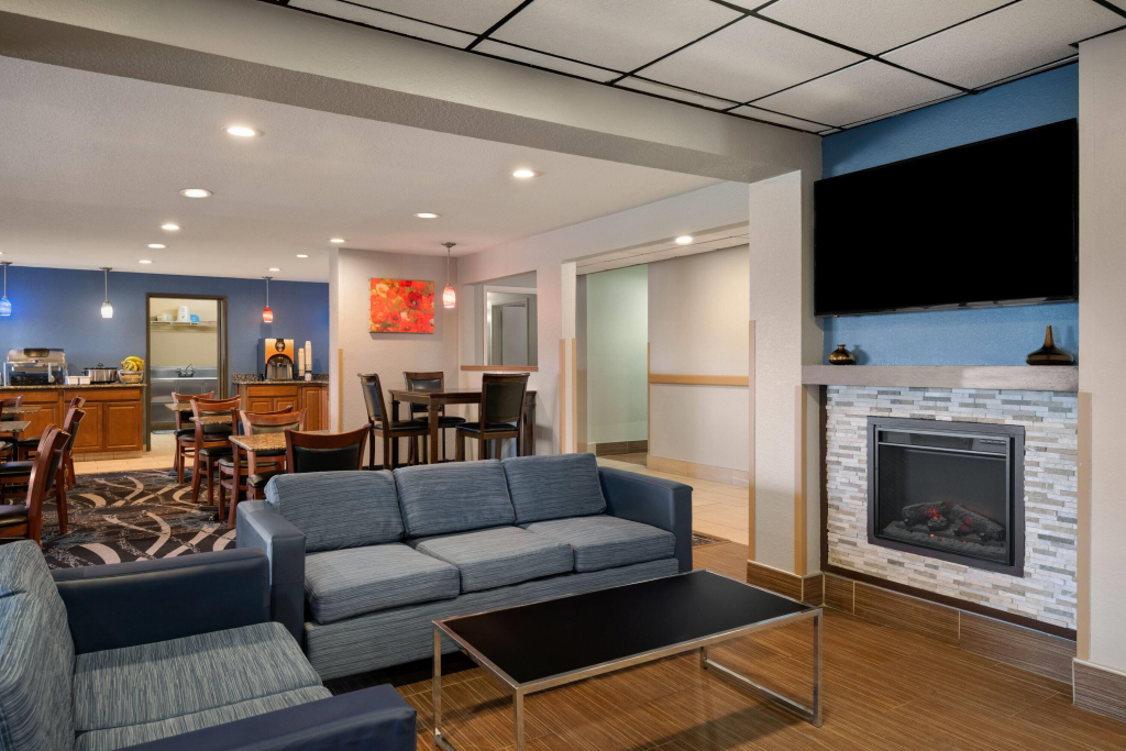 Baymont by Wyndham Waukesha