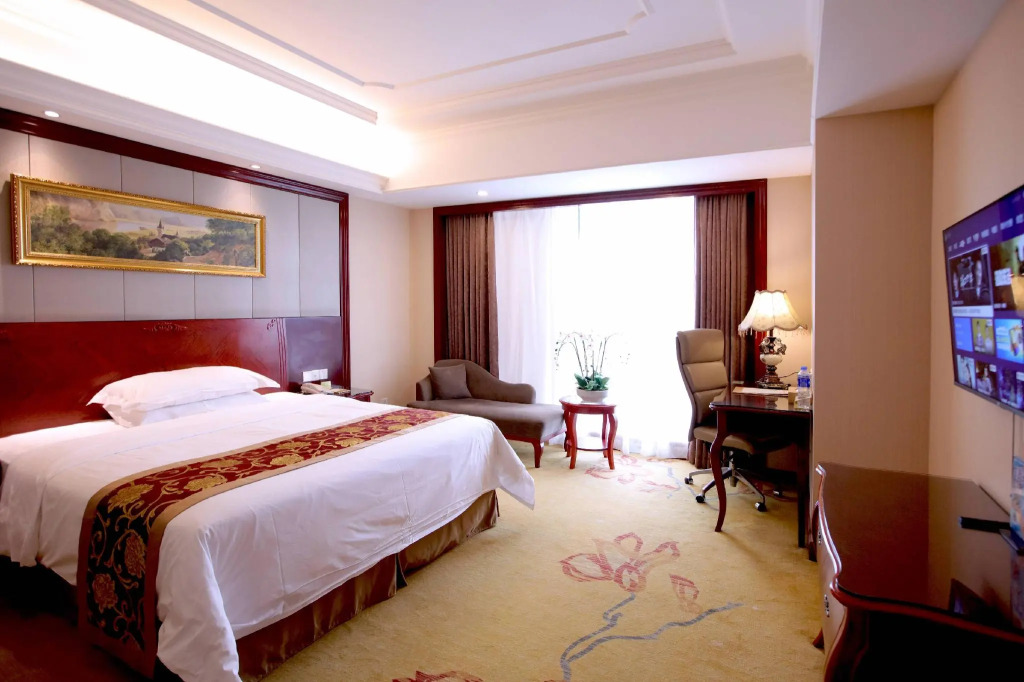 Vienna International Hotel Shanghai Hongqiao Airport Convention and Exhibition Center Huaxu Highway