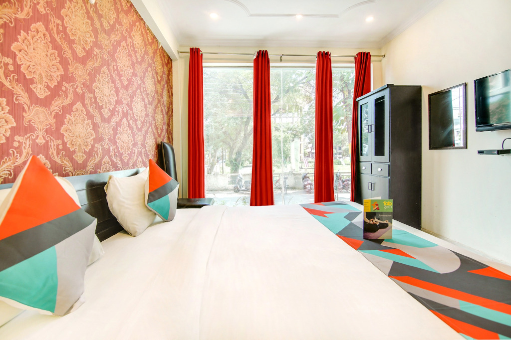 FabExpress Alacia Inn