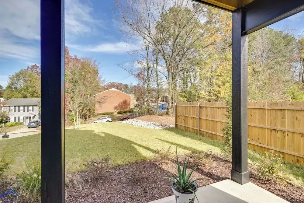 2 Mi to Duke & 3 Mi to Downtown: Durham Townhome