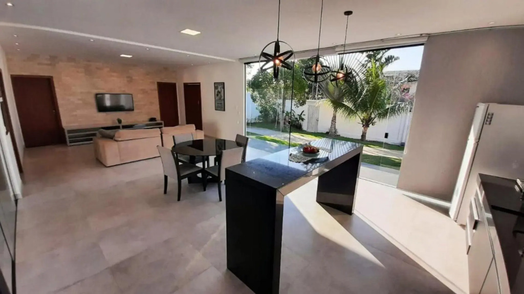 Casa terréa da Praia de Taperapuan, 3 suítes com banheira
