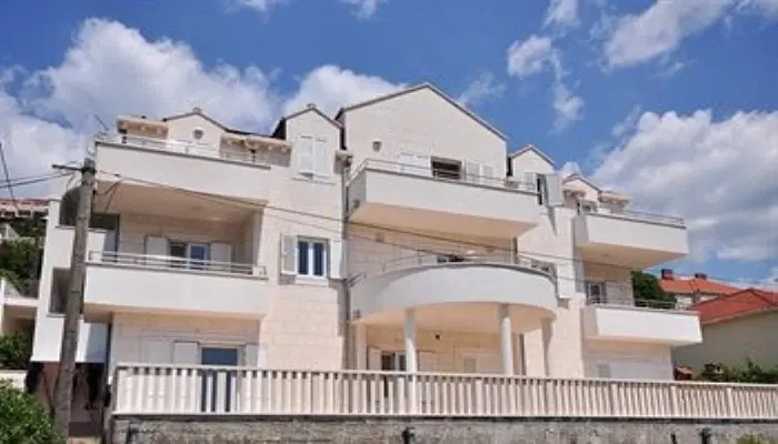 Apartments Villa Perla