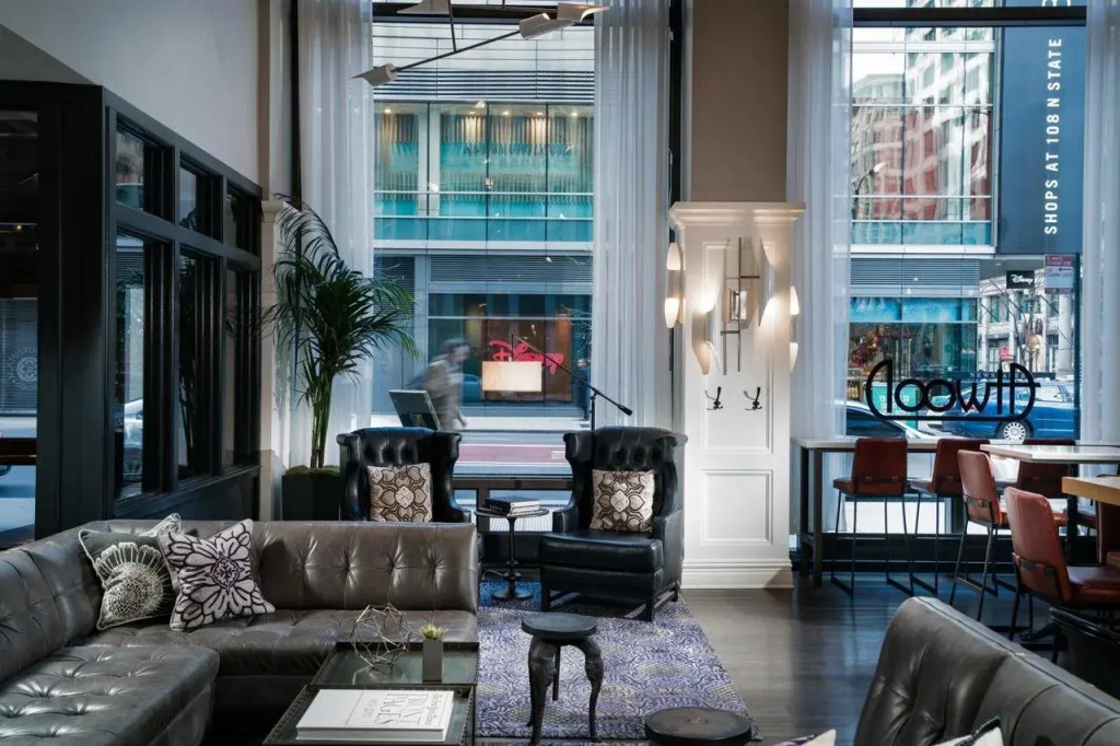 Staypineapple, An Iconic Hotel, The Loop