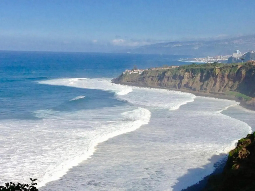 Exclusiva Casa Canaria con Magníficas Vistas al Mar