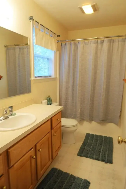 Gray Whale 3 Bedrooms 2 Bathrooms Home