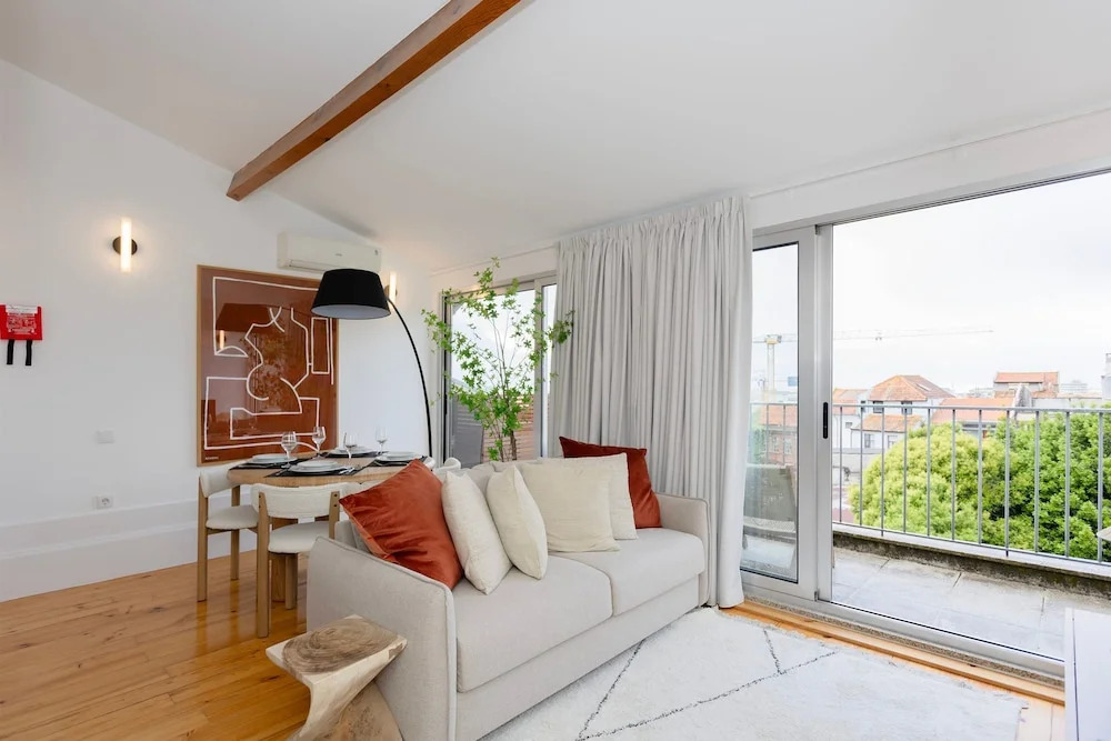 Liiiving in Porto - Mezzanine Delight Apartment