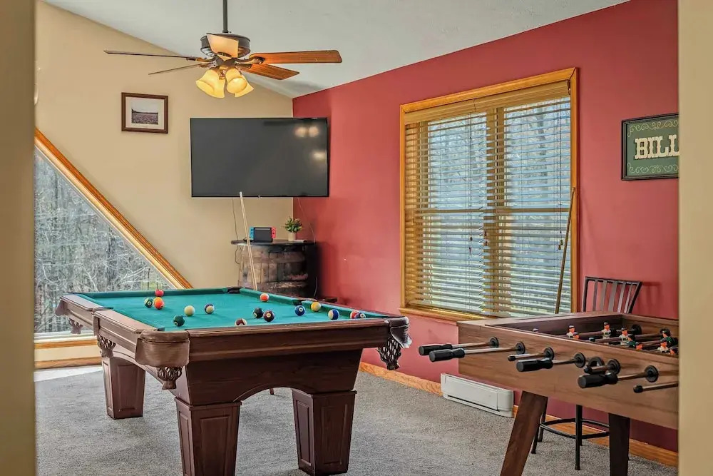 Hickory Haven by Avantstay Hot Tub, Game Room, Theater, Deck