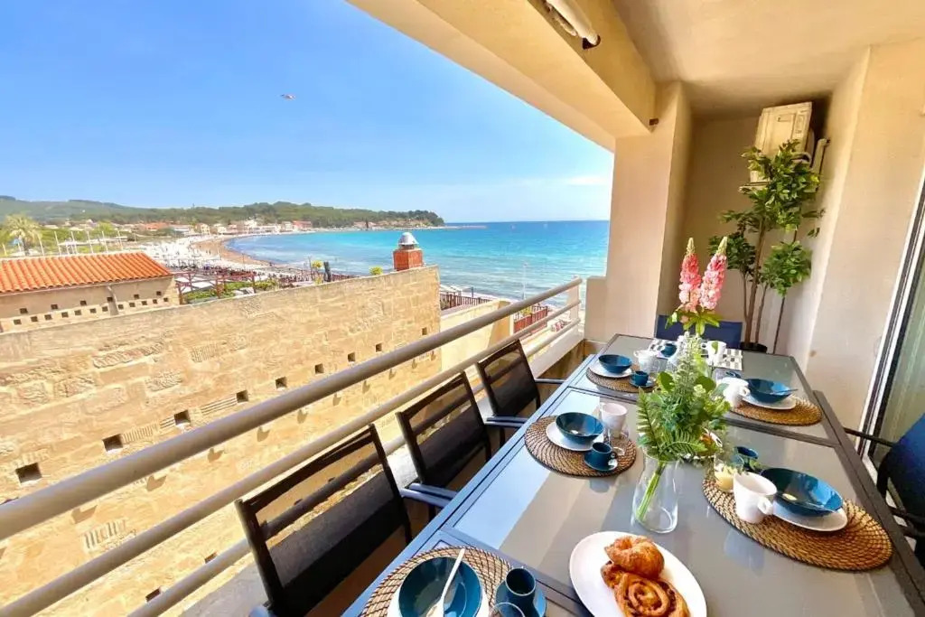 Magnificent 85m With BalconyIn Front Of Sea