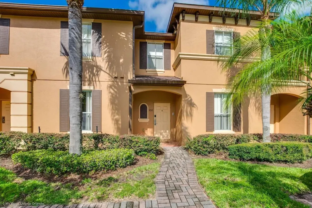 537 Regal Palms