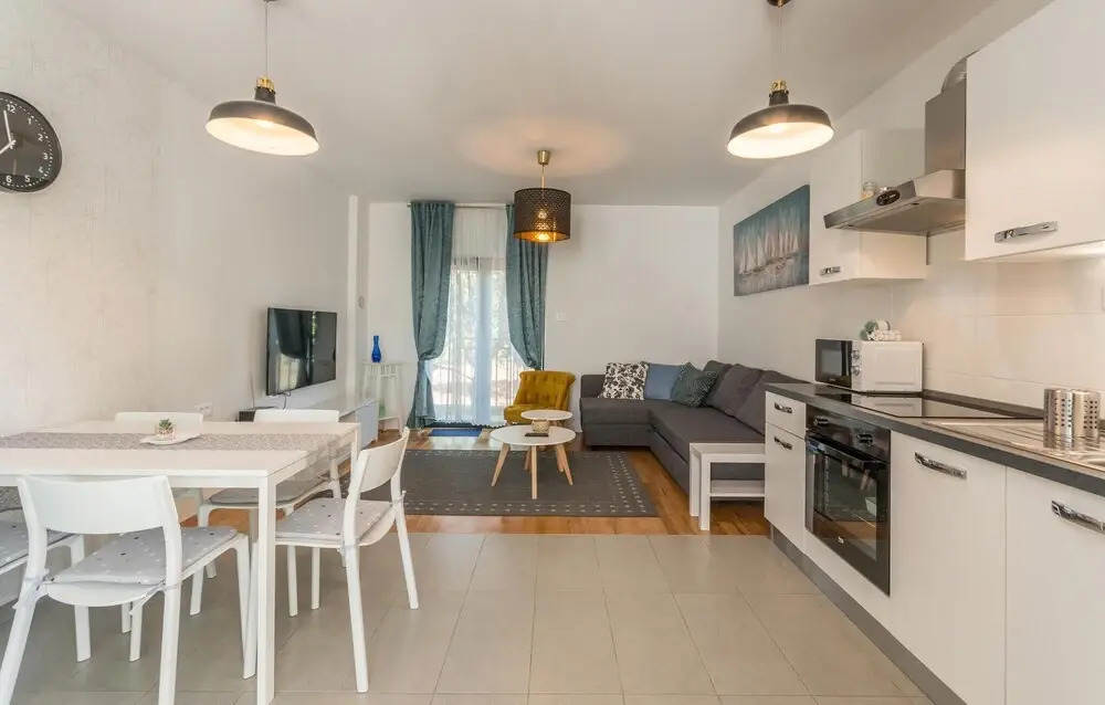 Beautiful Apartment in Sukosan With 2 Bedrooms and Wifi