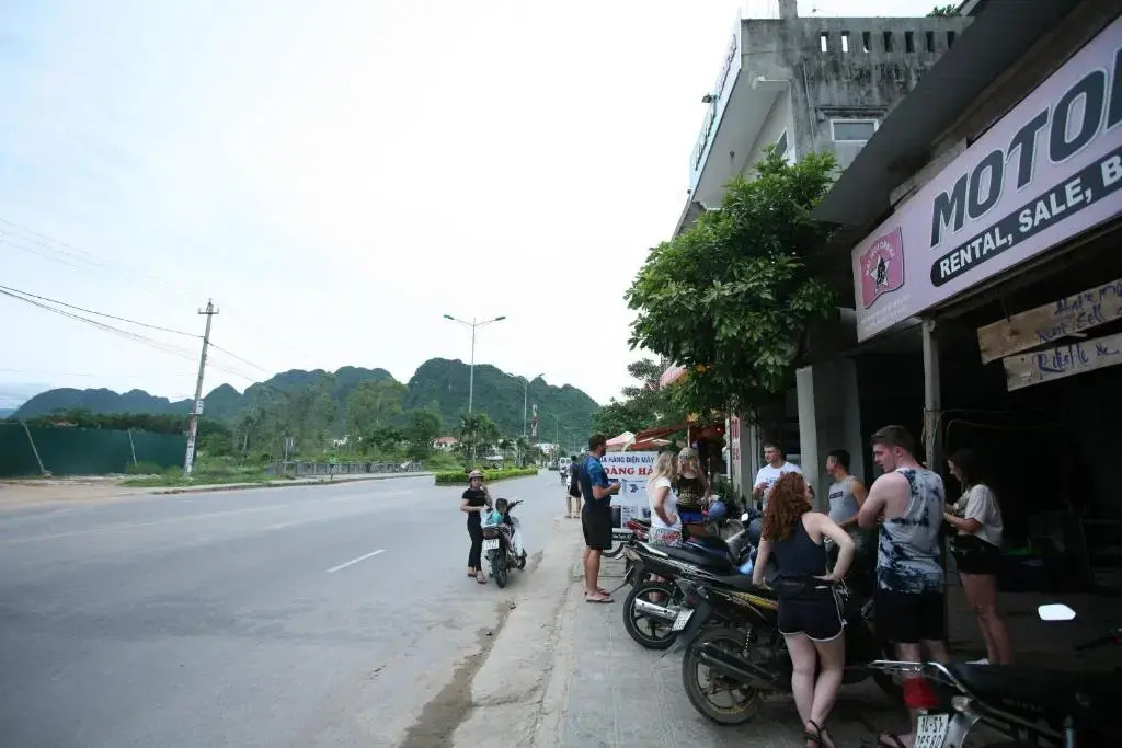 Sky Hotel Phong Nha