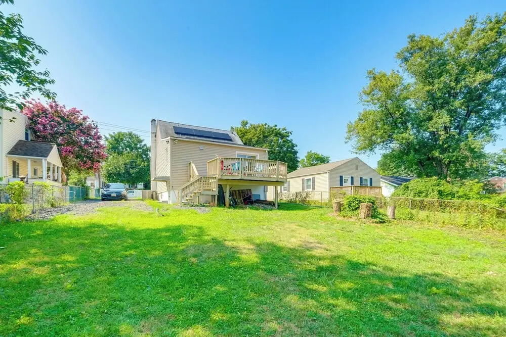 Rockville Home w/ Spacious Yard: 17 Mi to DC!