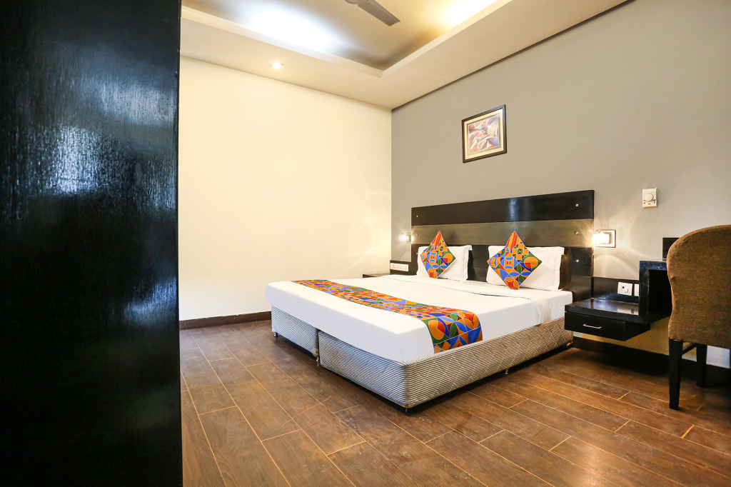 Capital O 605 Hotel Camria