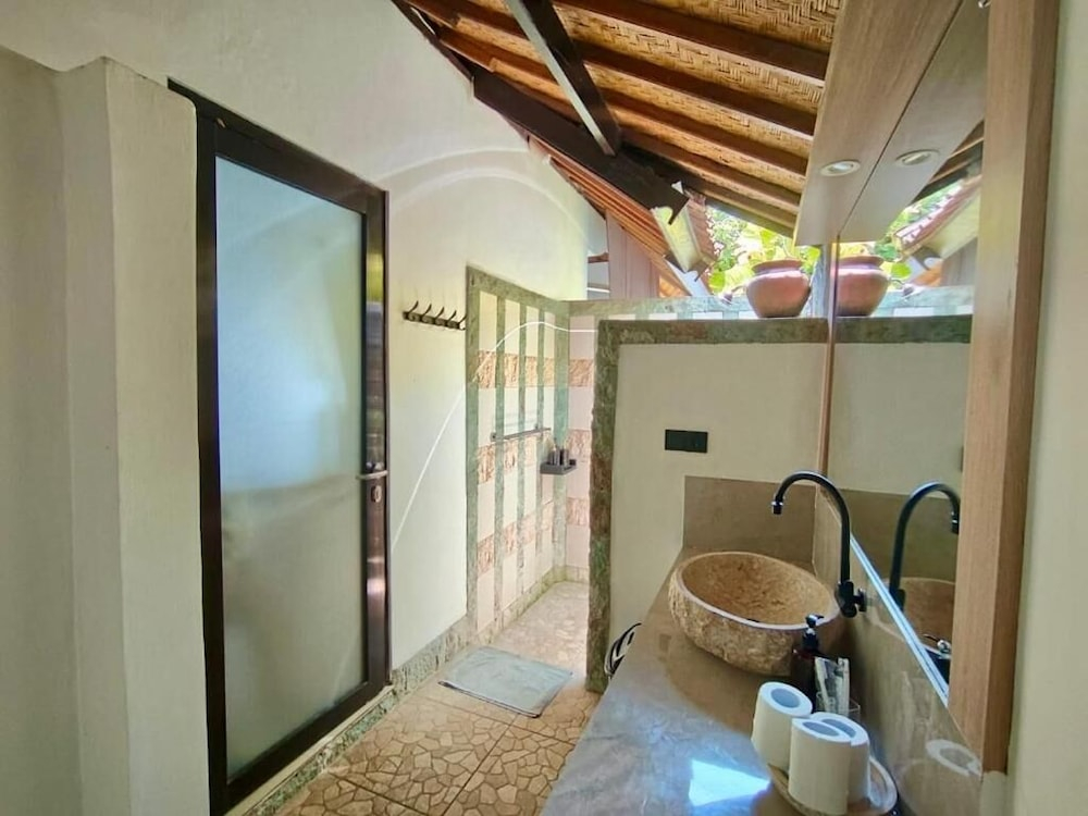 Solaluna Beach Homestay