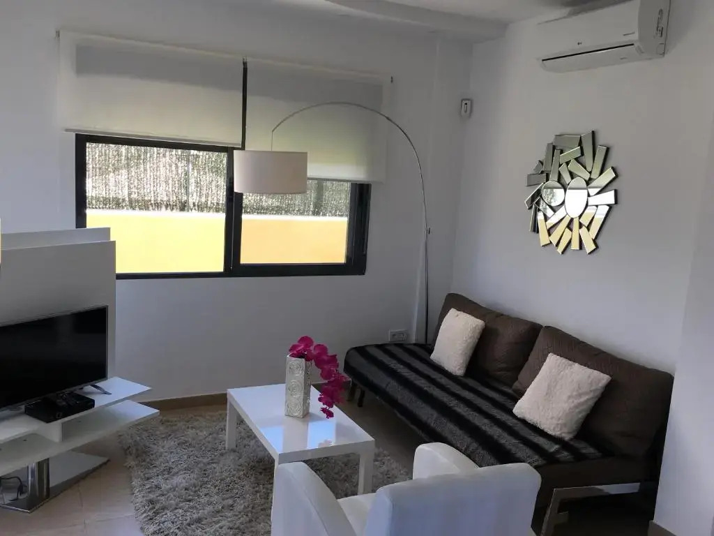 Duplex con piscina individual y vistas al mar en Torrevieja