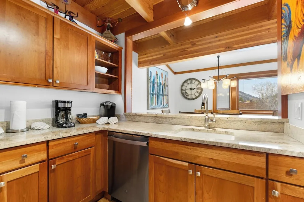 Tennis Townhome #1327 : 2, 225