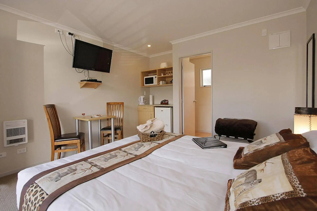 Big Five Motel