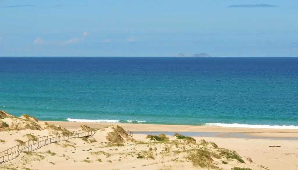 Praia Del Rey PoolGolfView