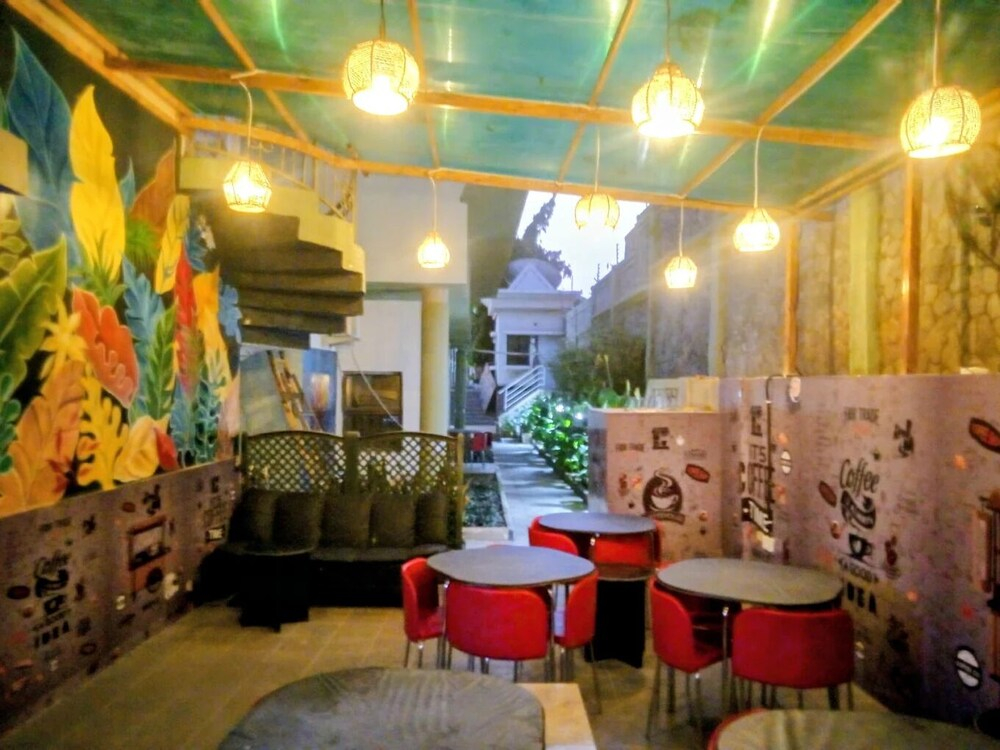 Roseann Gold Boutique Hotel