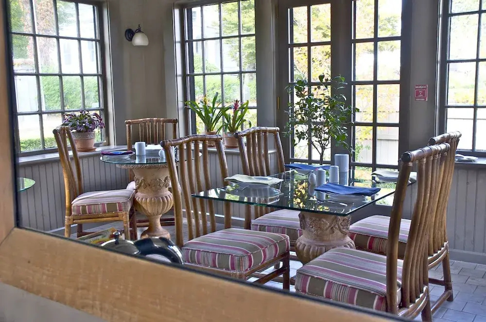 Hilltop Inn