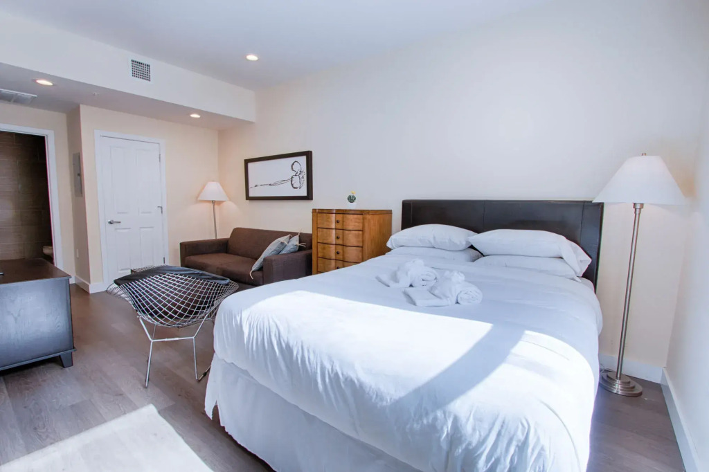 Bright Studio in Downtown Crossing by Sonder