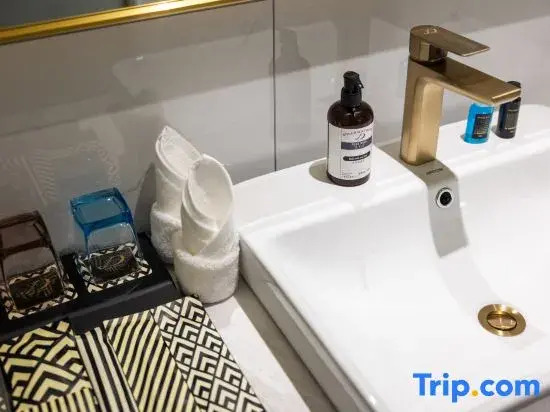 XANA Deluxe Hotel (Harbin Railway Station Gongren Wenhuagong Subway Station)