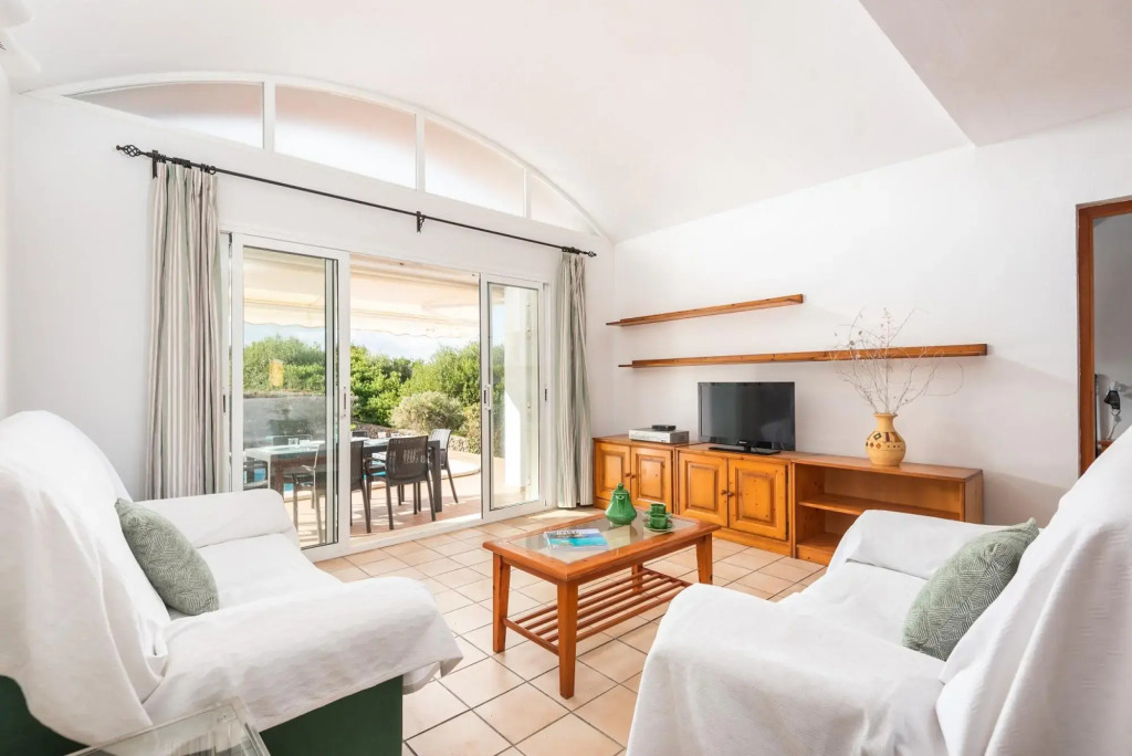 Villa Laura Large Private Pool Walk to Beach Sea Views A C Wifi