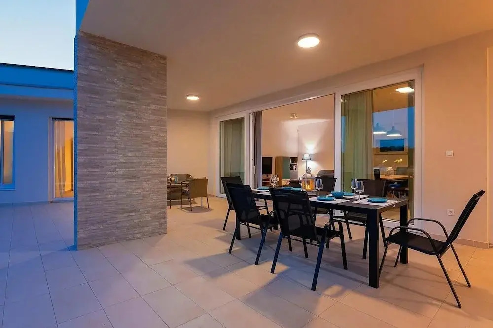 Villa Aura