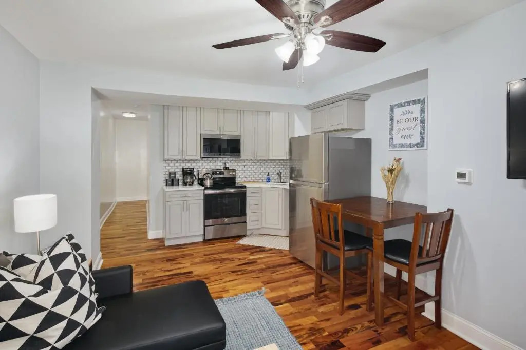 Modern 2br - Steps to Main St. & Parking Avail.