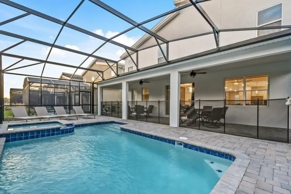 Storey Lake - 9 Bedroom Home With Pool - 1679st 9 Home by Redawning