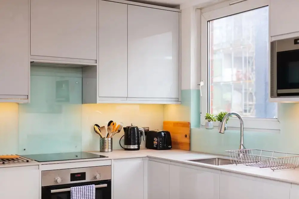 Spacious Central 3 Bedroom Apartment in Old Street