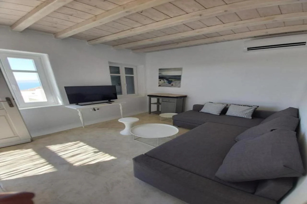 White Rock Suites & Villas