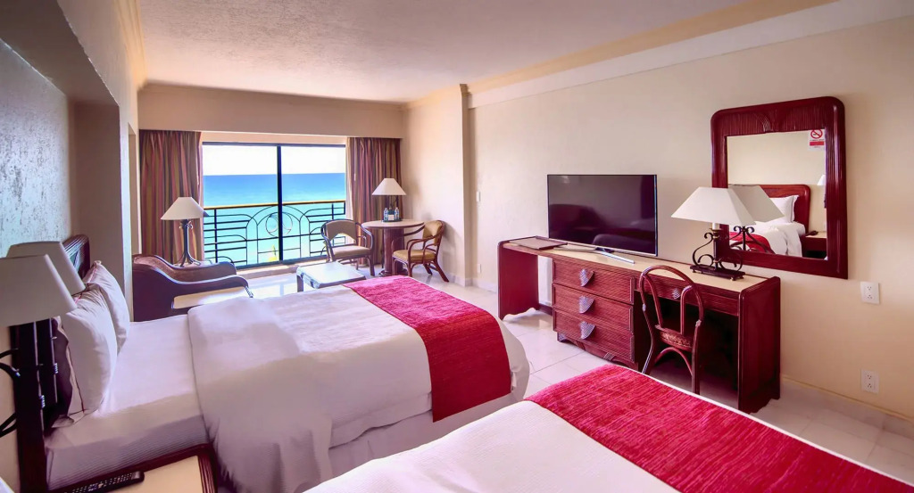 Hotel San Carlos Plaza