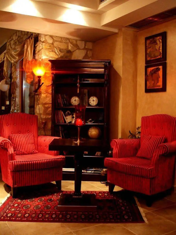 Alseides, The Home Experience