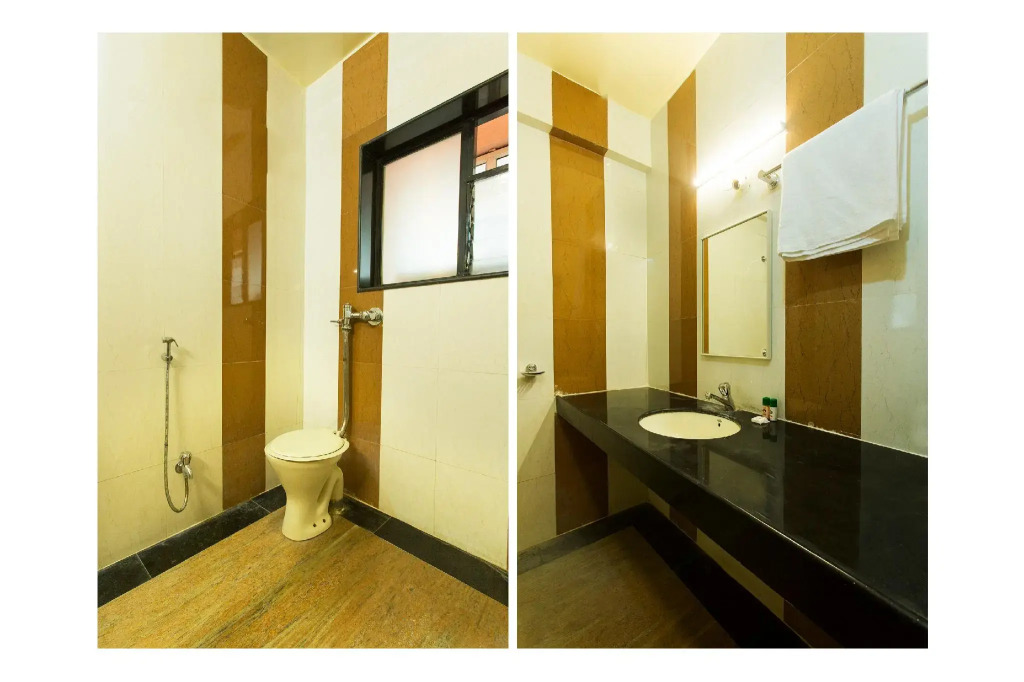 OYO 11091 Hotel Silver Court