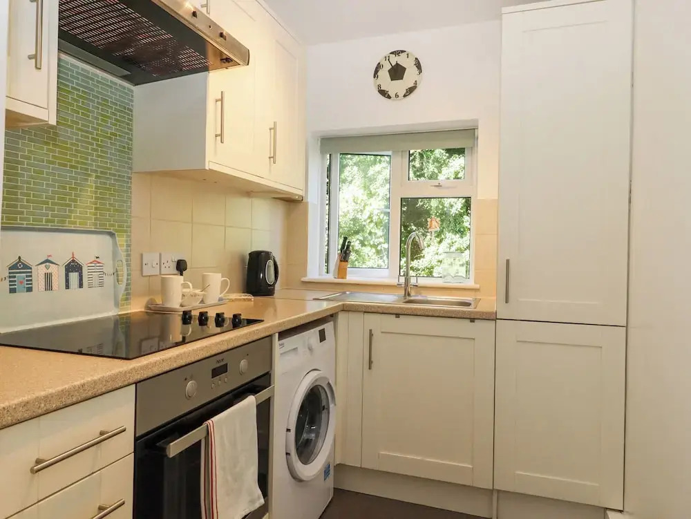 3 Elm Court