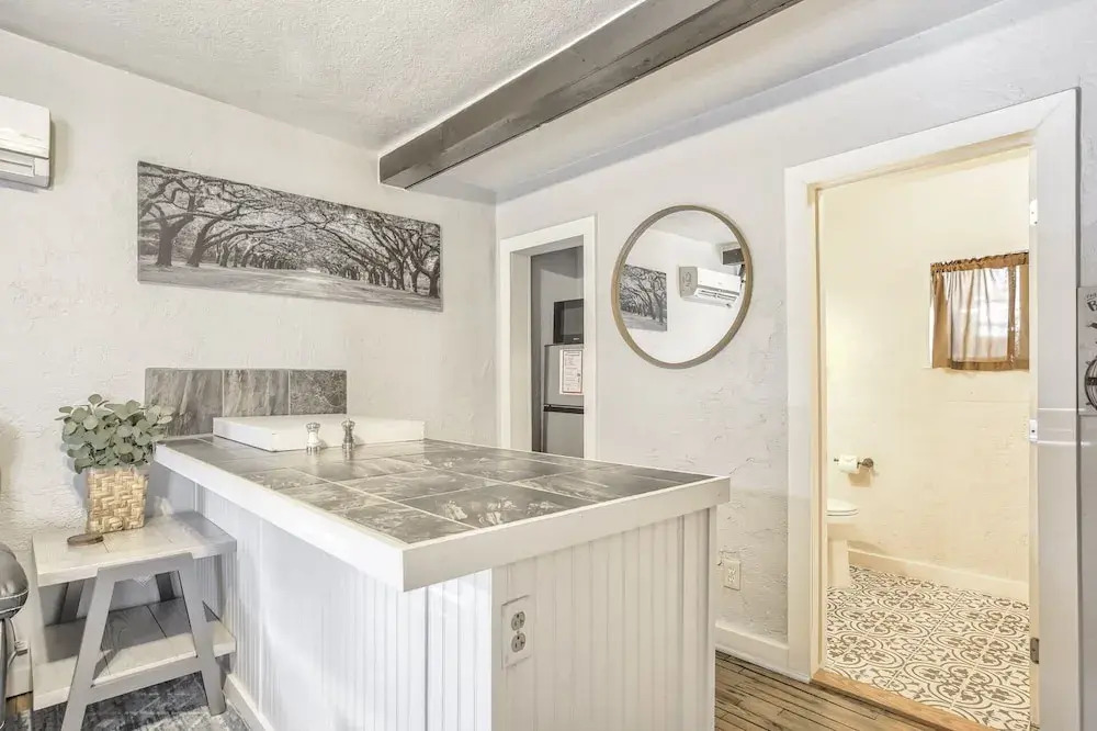 2BD Cozy Retreatclose to Red Rocksdogs Welcome!
