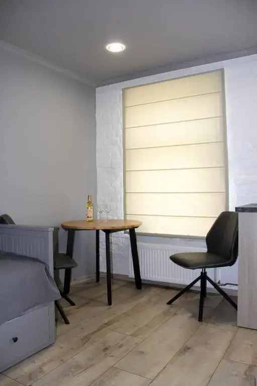 Quiet loft with free parking