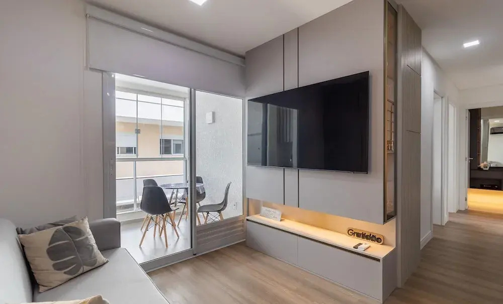 Modern apt With Pool and hot Tub! Rhl0305