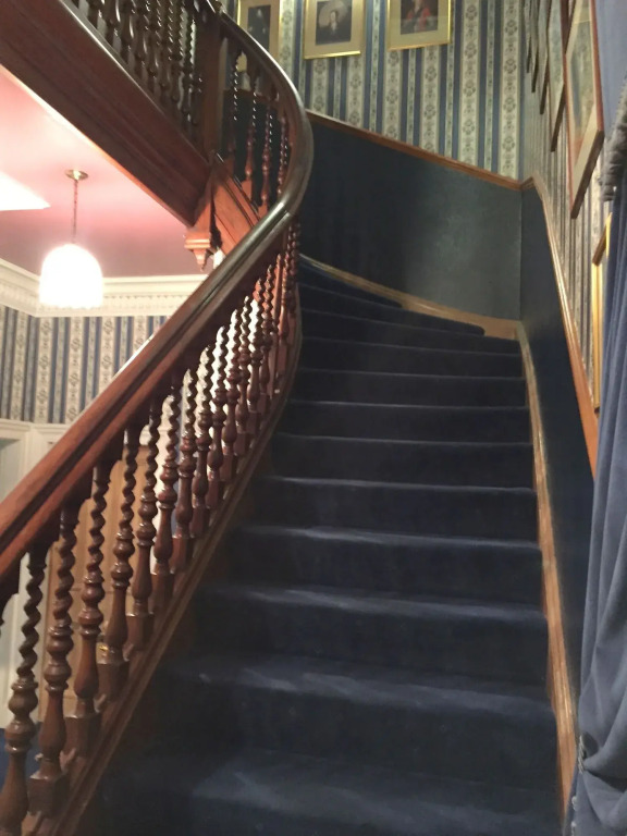 Lauderville guest house