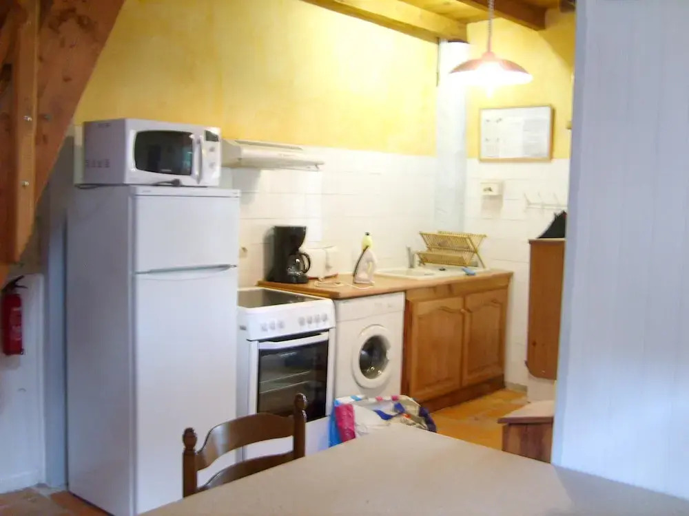 House With 2 Bedrooms in Brouchaud, With Enclosed Garden and Wifi