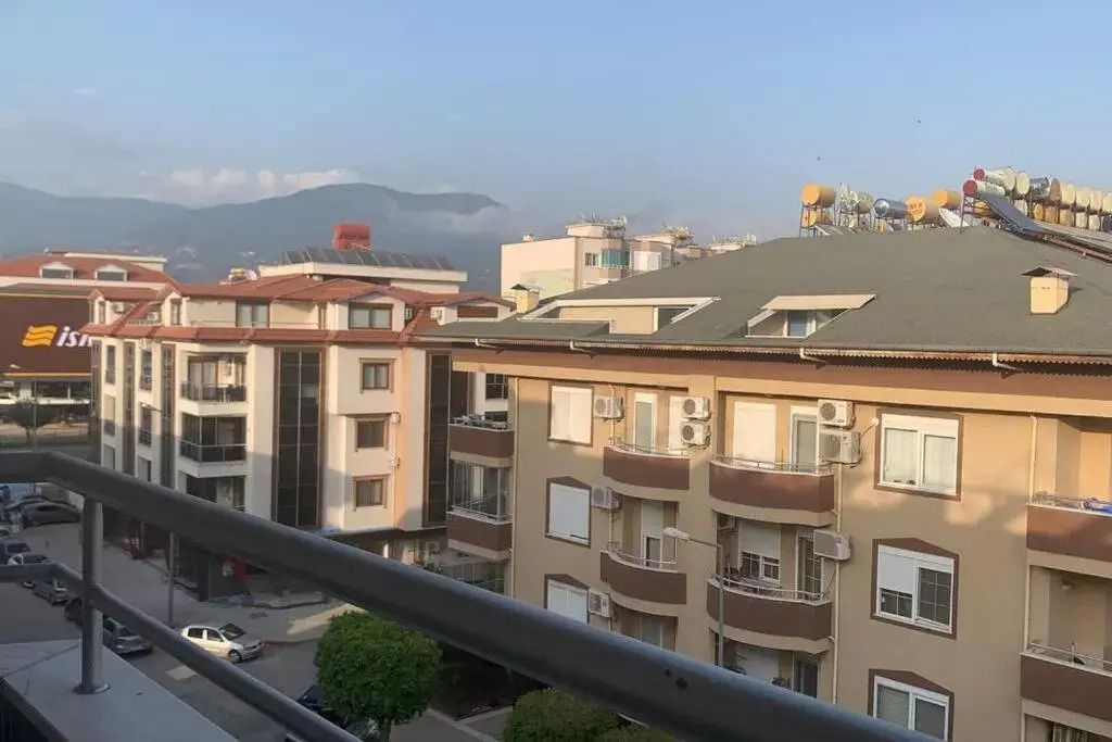 Central Location 10 minutes from the beach