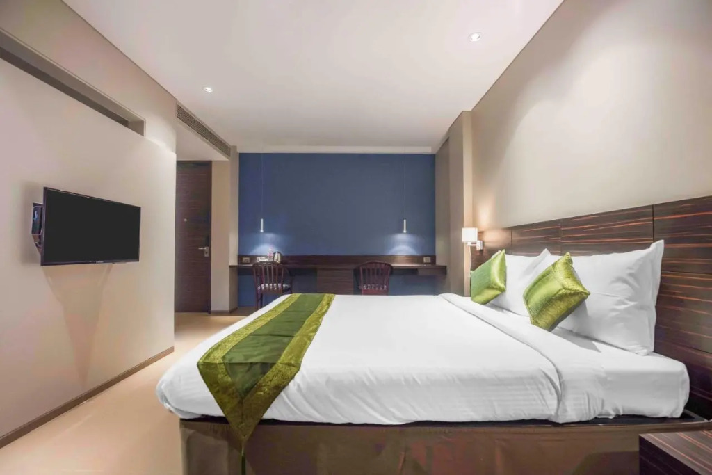 Treebo Premium Niraali Executive, Hinjewadi