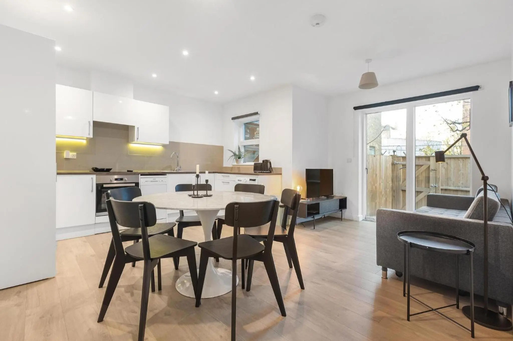 Clapham Road Apartment