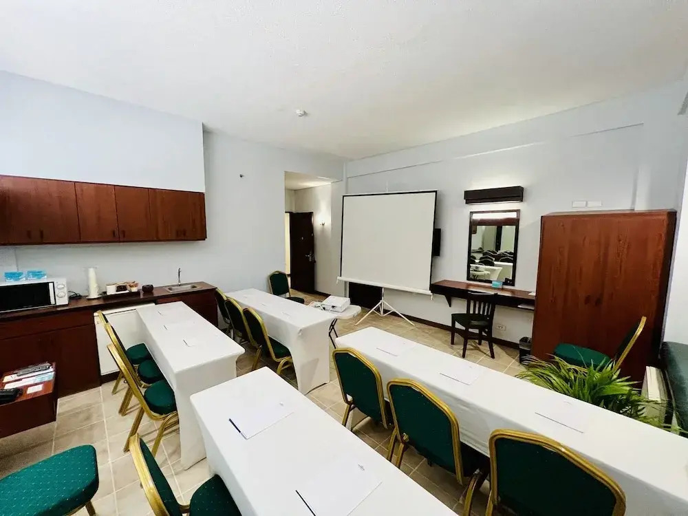 Microtel Inn & Suites Luisita-tarlac