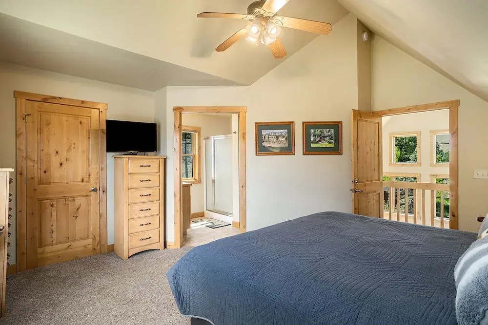 Solitude Bobcat #6 - Estes Park 2 Bedroom Condo by RedAwning