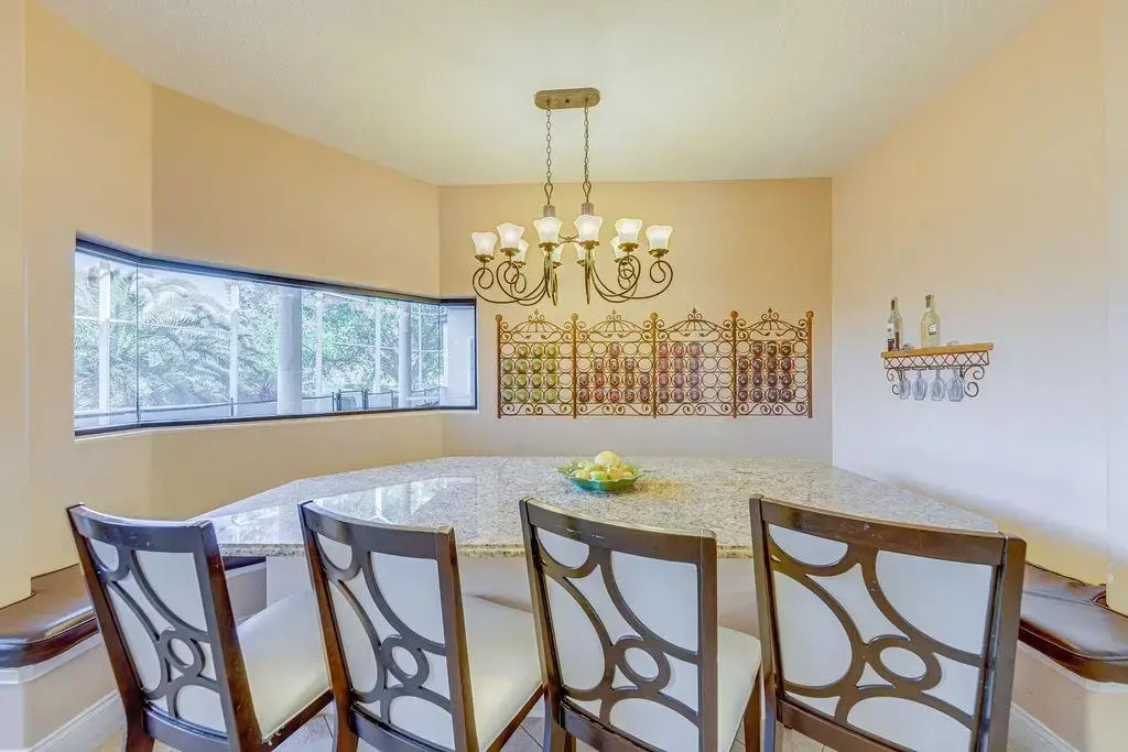 Spacious 7 Bedroom Home Close to Disney, Kissimmee, US
