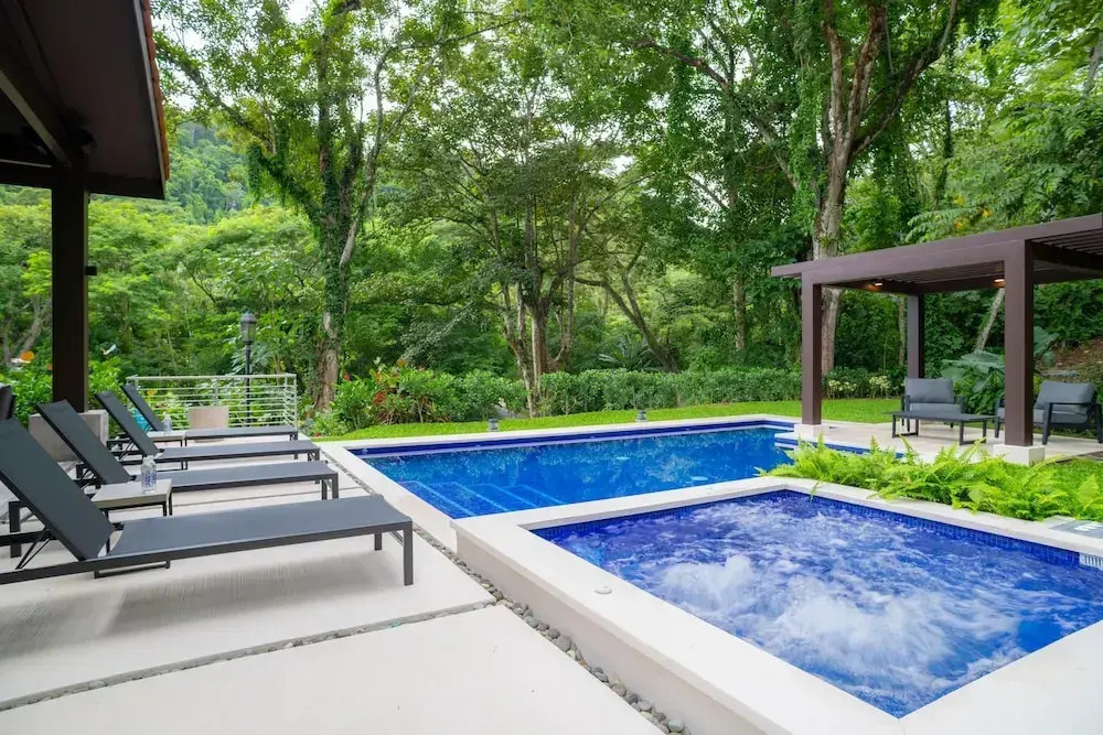 - Casa Cenizaro Six Bedroom Private Pool Family